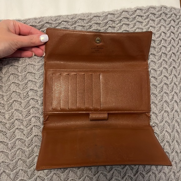 Authentic Louis Vuitton wallet - Picture 4 of 13